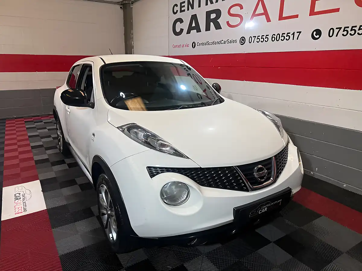 Used 2014 Nissan Juke N-Tec White - Interior and Exterior details 5