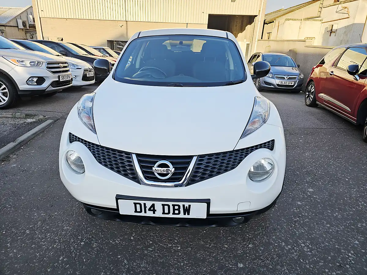 Used 2014 Nissan Juke N-Tec White - Front View