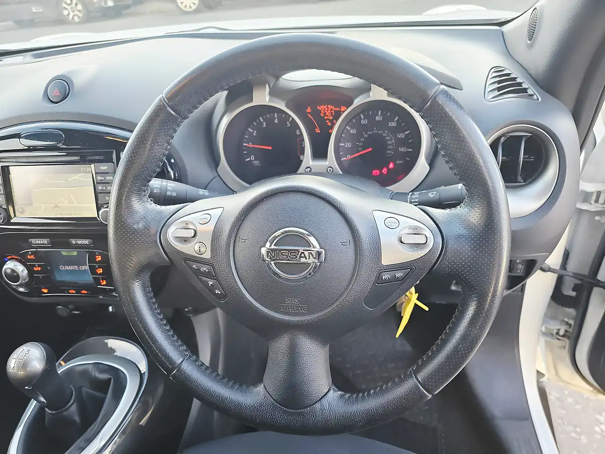 Used 2014 Nissan Juke N-Tec White - Interior and Exterior details 14