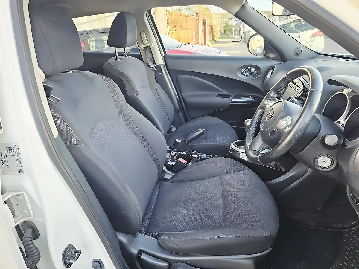 Used 2014 Nissan Juke N-Tec White - Interior and Exterior details 9