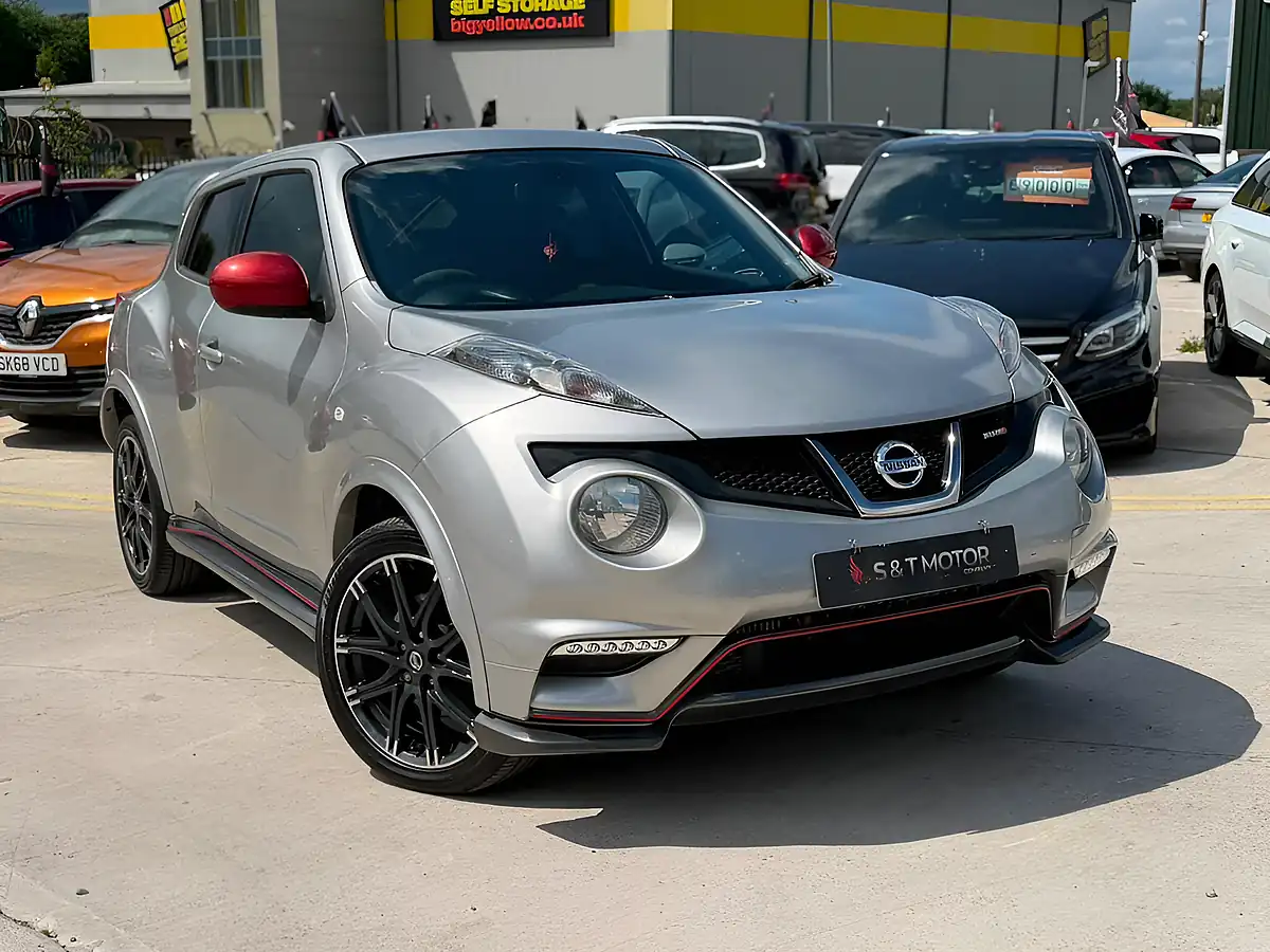 Used 2014 Nissan Juke Nismo Silver - Front View