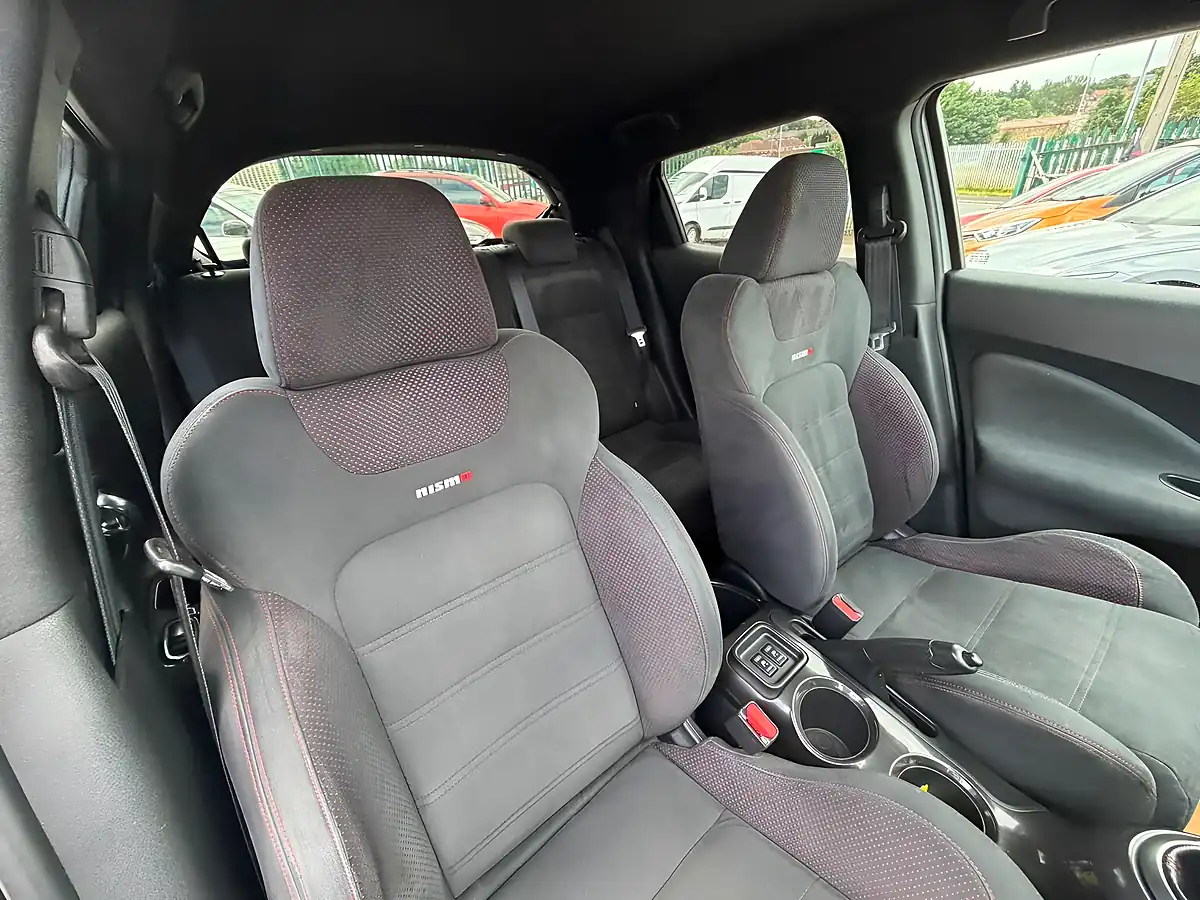 Used 2014 Nissan Juke Nismo Silver - Interior and Exterior details 14
