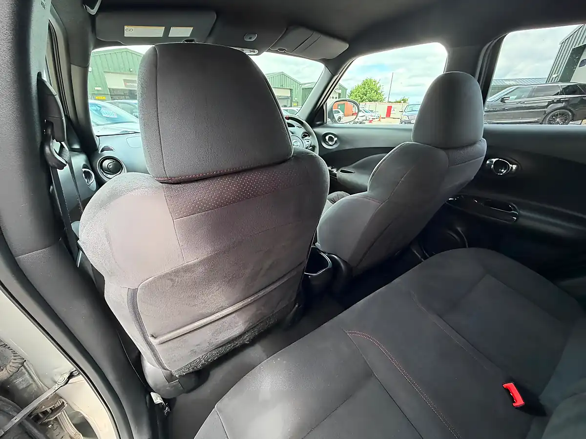 Used 2014 Nissan Juke Nismo Silver - Interior and Exterior details 16