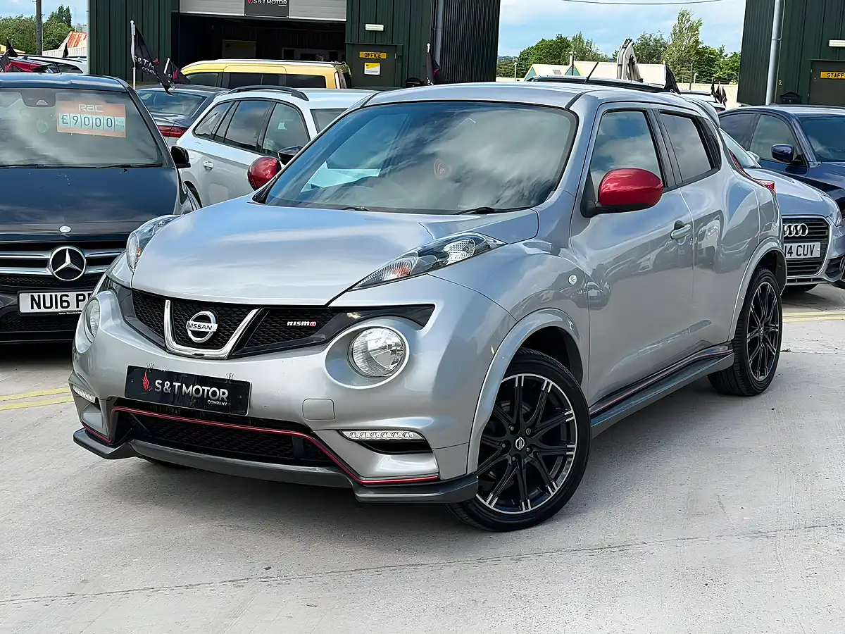 Used 2014 Nissan Juke Nismo Silver - Interior and Exterior details 4