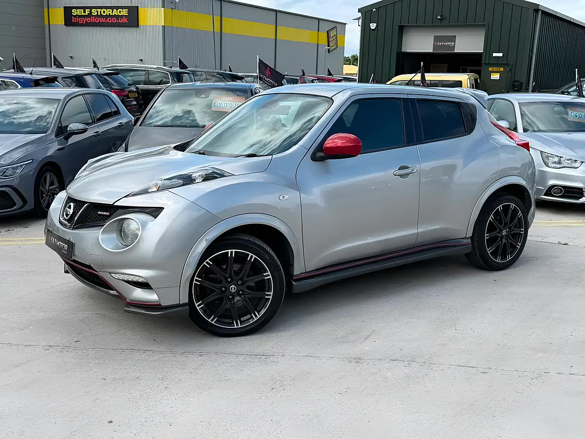 Used 2014 Nissan Juke Nismo Silver - Interior and Exterior details 7