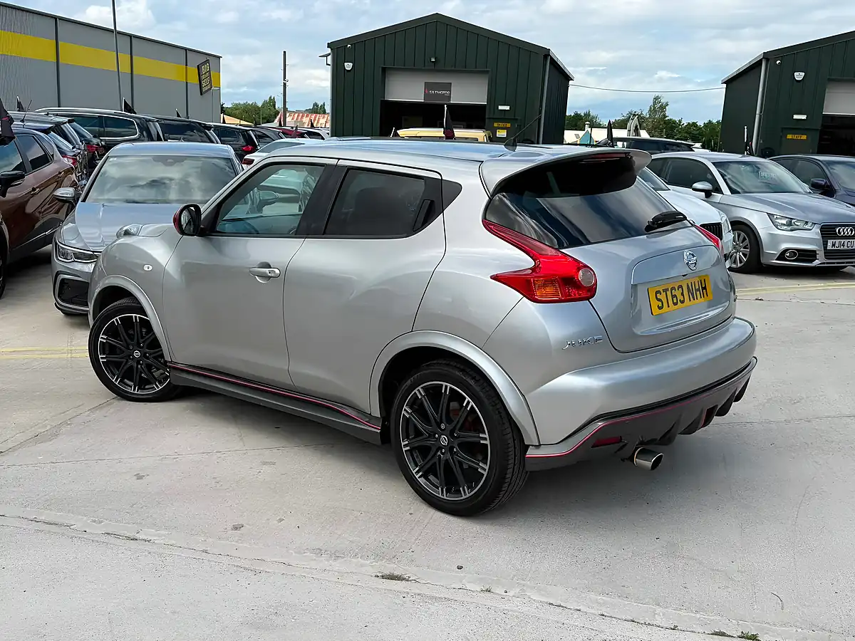 Used 2014 Nissan Juke Nismo Silver - Interior and Exterior details 8