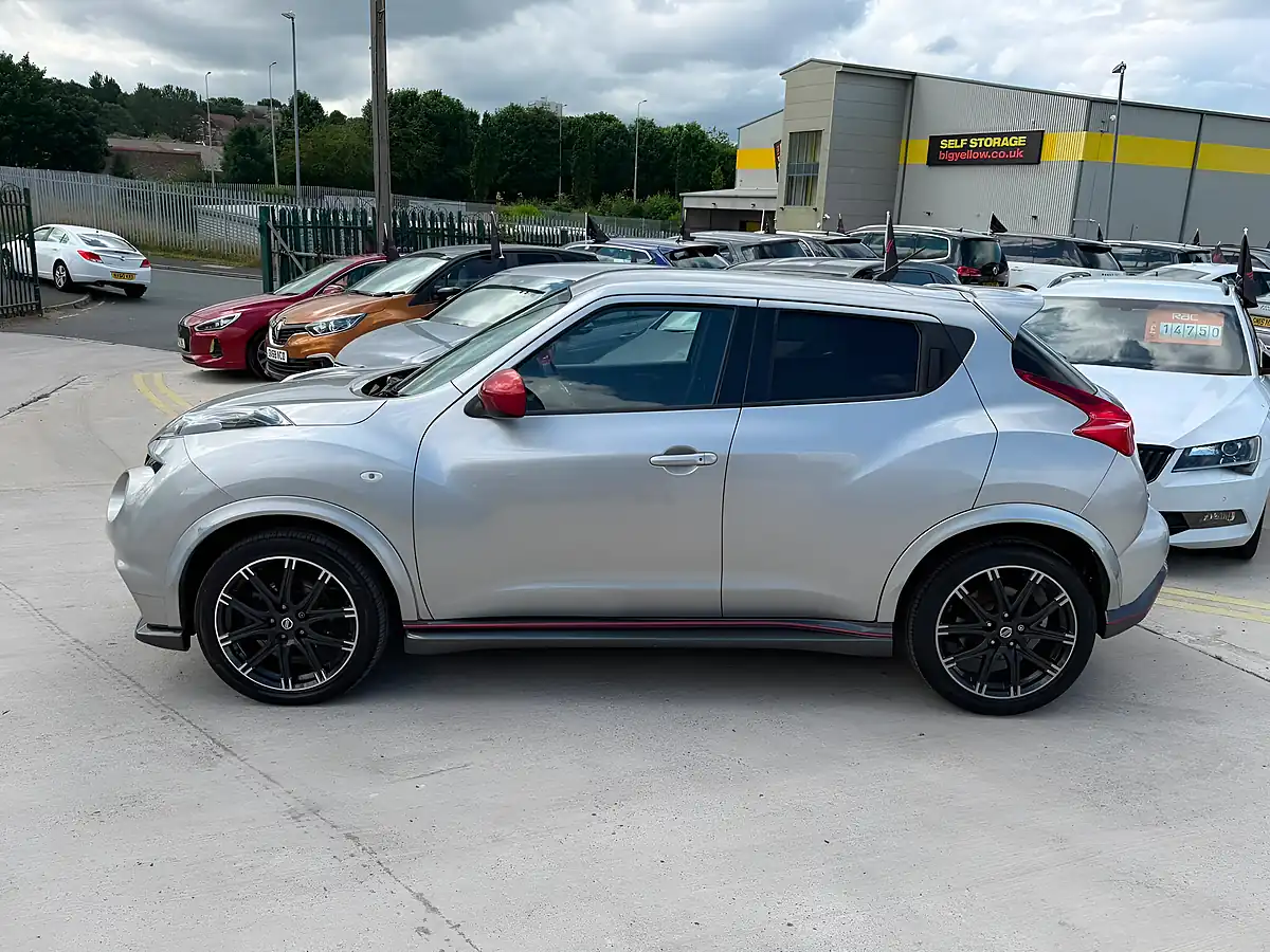 Used 2014 Nissan Juke Nismo Silver - Interior and Exterior details 9