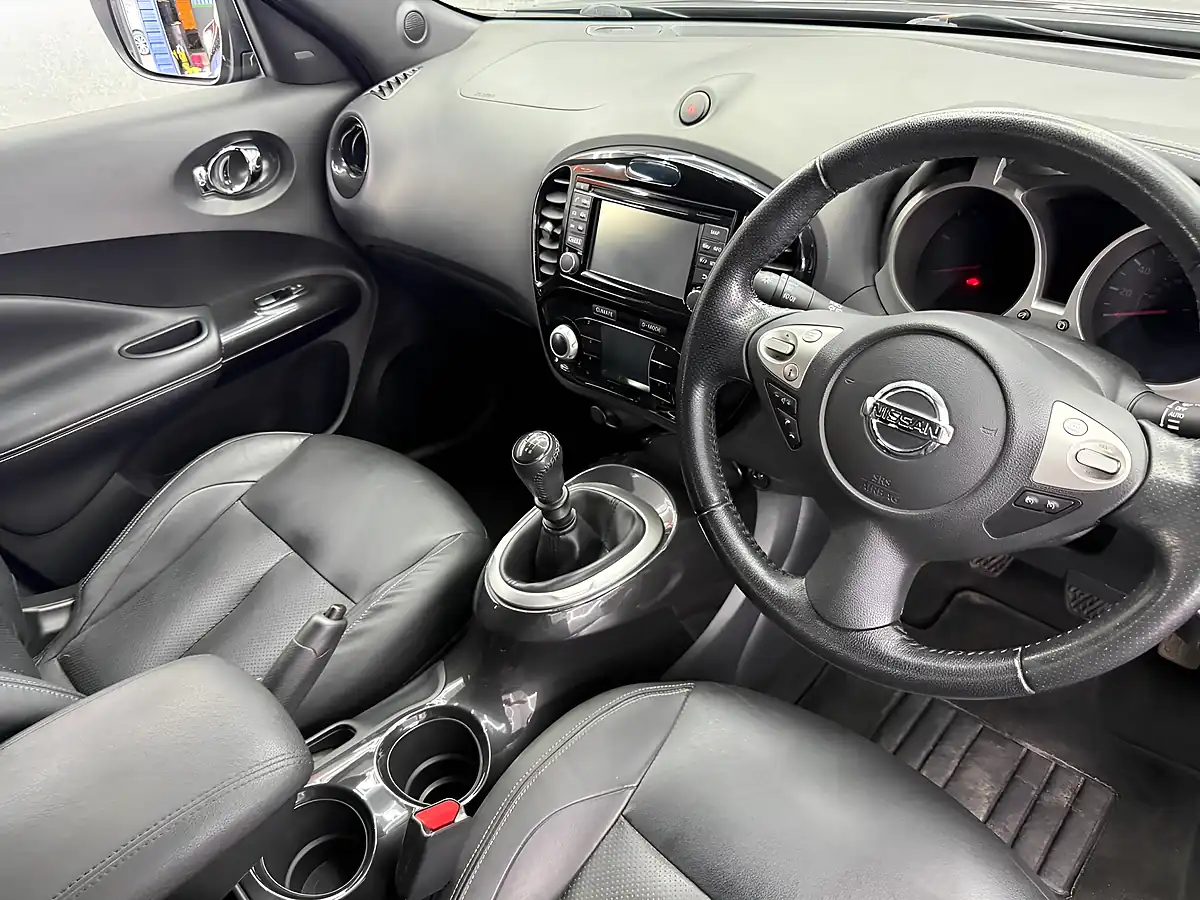 Used 2014 Nissan Juke Tekna Black - Interior and Exterior details 13