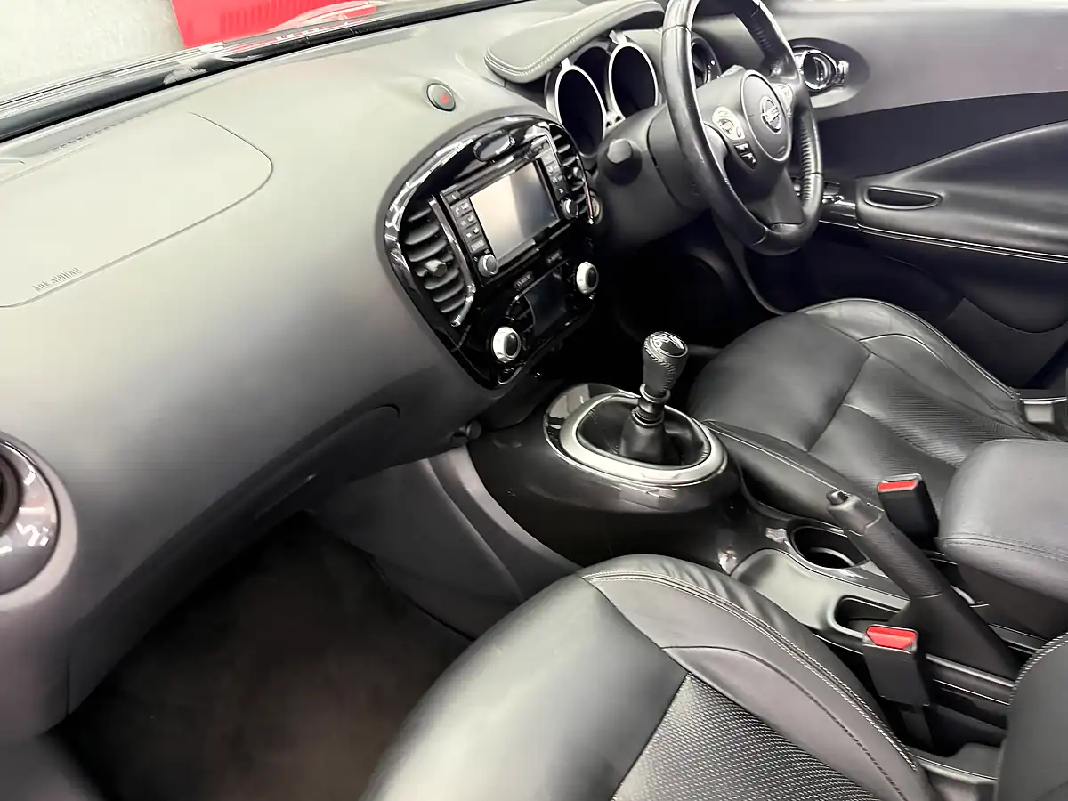 Used 2014 Nissan Juke Tekna Black - Interior and Exterior details 14