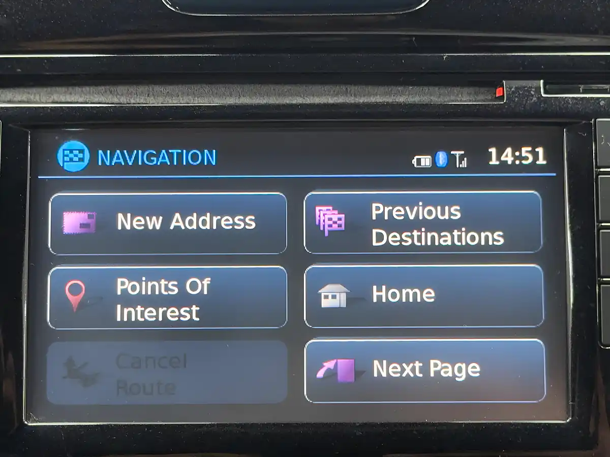Used 2014 Nissan Juke Tekna Black - Interior and Exterior details 17