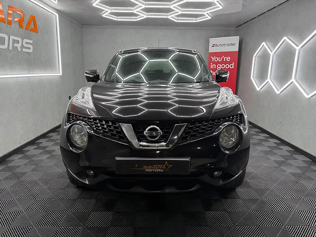 Used 2014 Nissan Juke Tekna Black - Interior and Exterior details 3