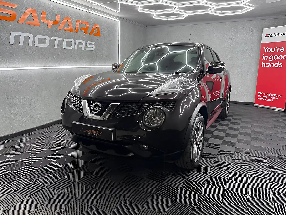 Used 2014 Nissan Juke Tekna Black - Interior and Exterior details 6