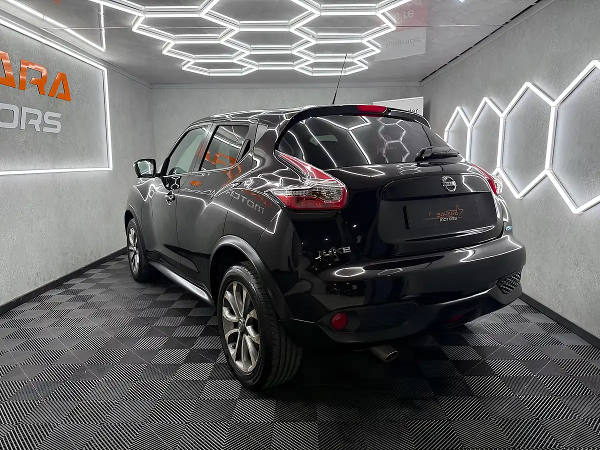 Used 2014 Nissan Juke Tekna Black - Interior and Exterior details 7