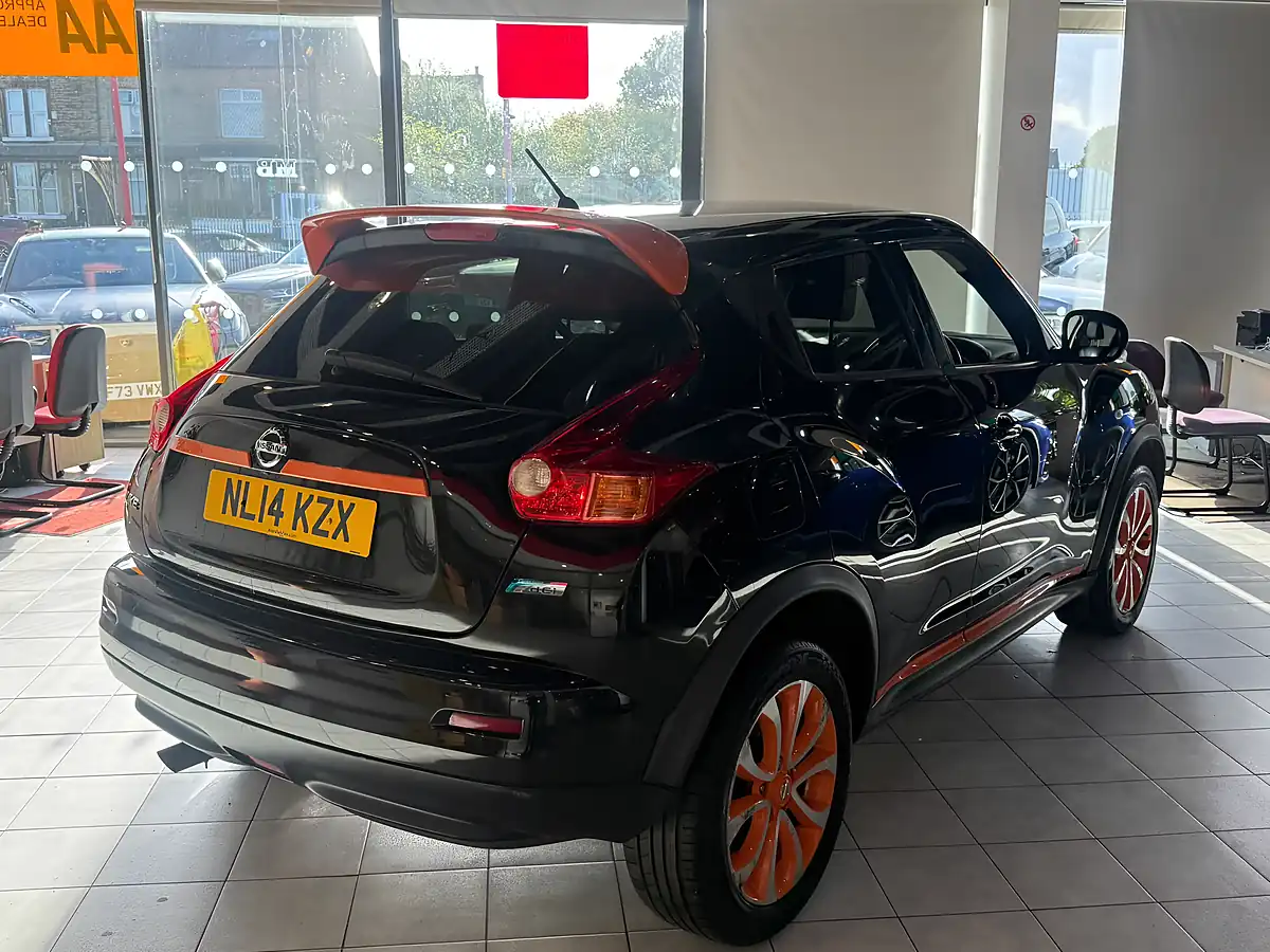 Used 2014 Nissan Juke Tekna Black - Interior and Exterior details 12