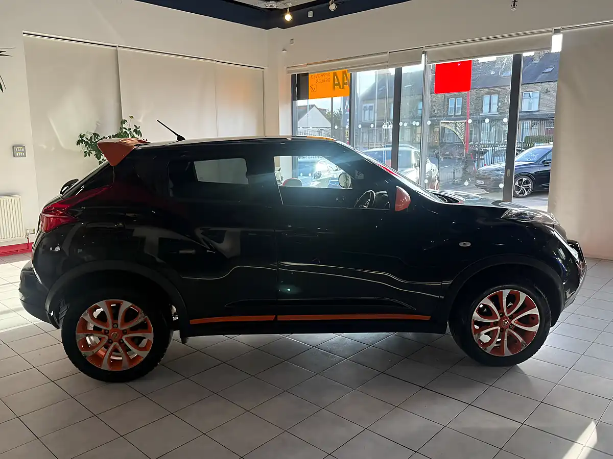 Used 2014 Nissan Juke Tekna Black - Interior and Exterior details 13
