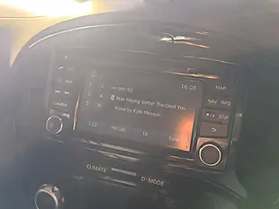Used 2014 Nissan Juke Tekna Black - Interior and Exterior details 16