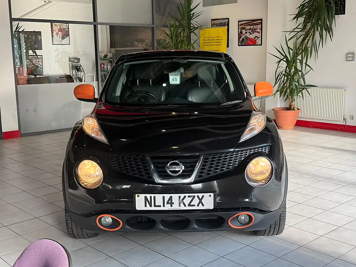 Used 2014 Nissan Juke Tekna Black - Interior and Exterior details 4
