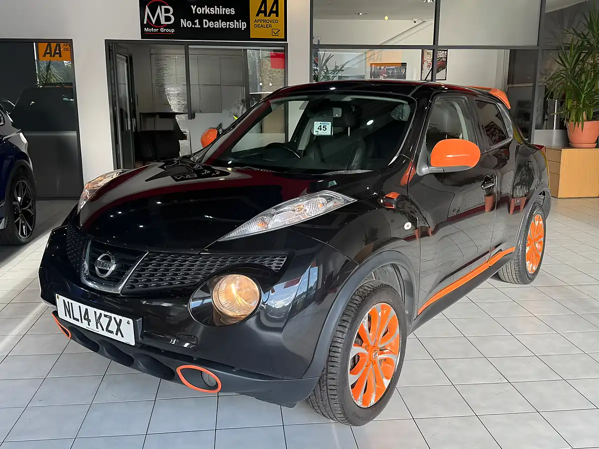 Used 2014 Nissan Juke Tekna Black - Interior and Exterior details 5