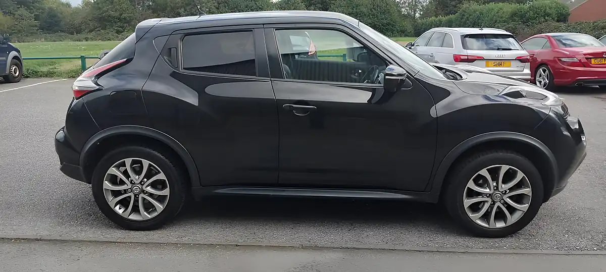Used 2014 Nissan Juke Tekna Black - Interior and Exterior details 2