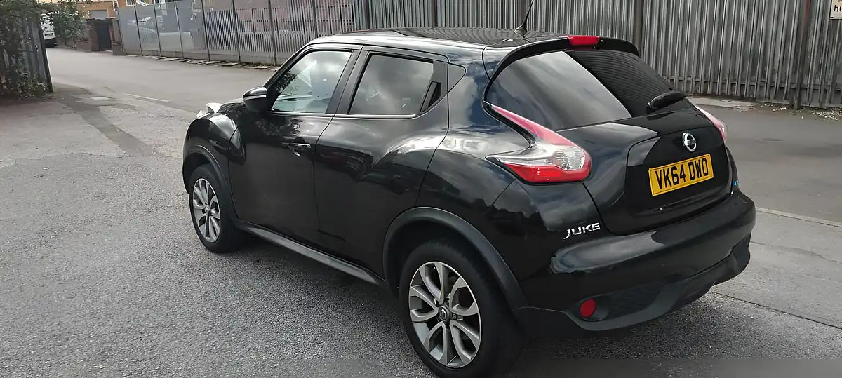 Used 2014 Nissan Juke Tekna Black - Interior and Exterior details 5