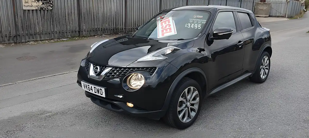 Used 2014 Nissan Juke Tekna Black - Interior and Exterior details 6