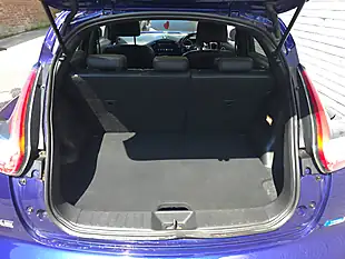 Used 2014 Nissan Juke Tekna Blue - Interior and Exterior details 12