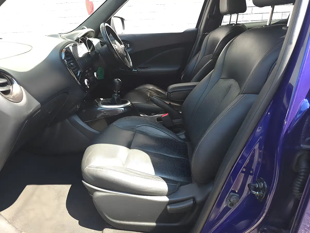 Used 2014 Nissan Juke Tekna Blue - Interior and Exterior details 13