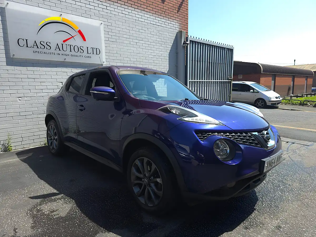 Used 2014 Nissan Juke Tekna Blue - Interior and Exterior details 15
