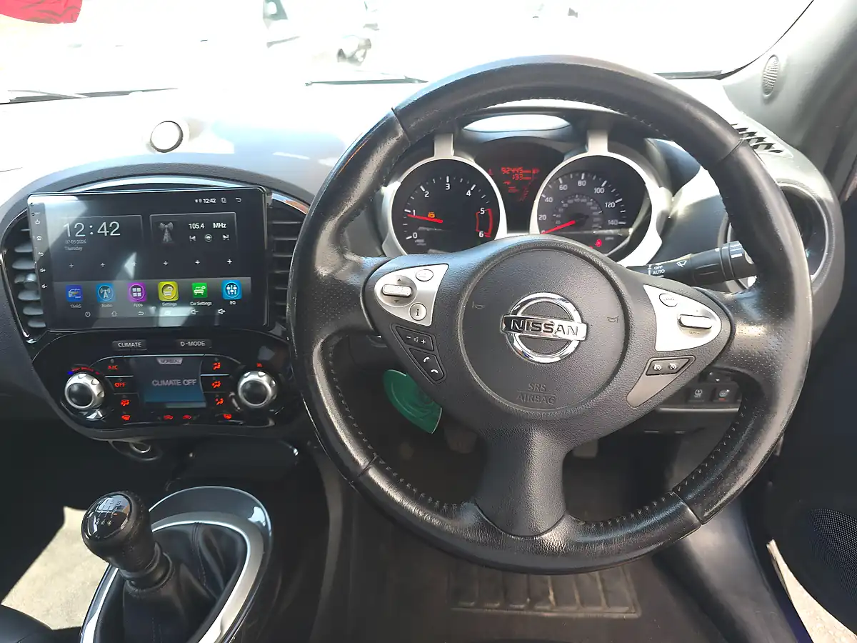 Used 2014 Nissan Juke Tekna Blue - Interior and Exterior details 19