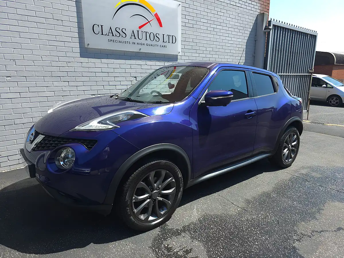Used 2014 Nissan Juke Tekna Blue - Interior and Exterior details 7