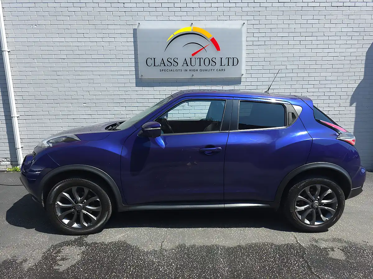 Used 2014 Nissan Juke Tekna Blue - Interior and Exterior details 8