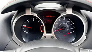 Used 2014 Nissan Juke Tekna Blue - Interior and Exterior details 10