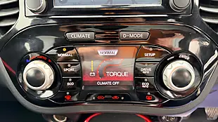 Used 2014 Nissan Juke Tekna Blue - Interior and Exterior details 14