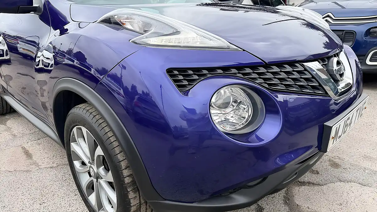 Used 2014 Nissan Juke Tekna Blue - Interior and Exterior details 17