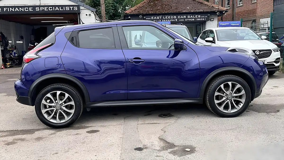 Used 2014 Nissan Juke Tekna Blue - Interior and Exterior details 2