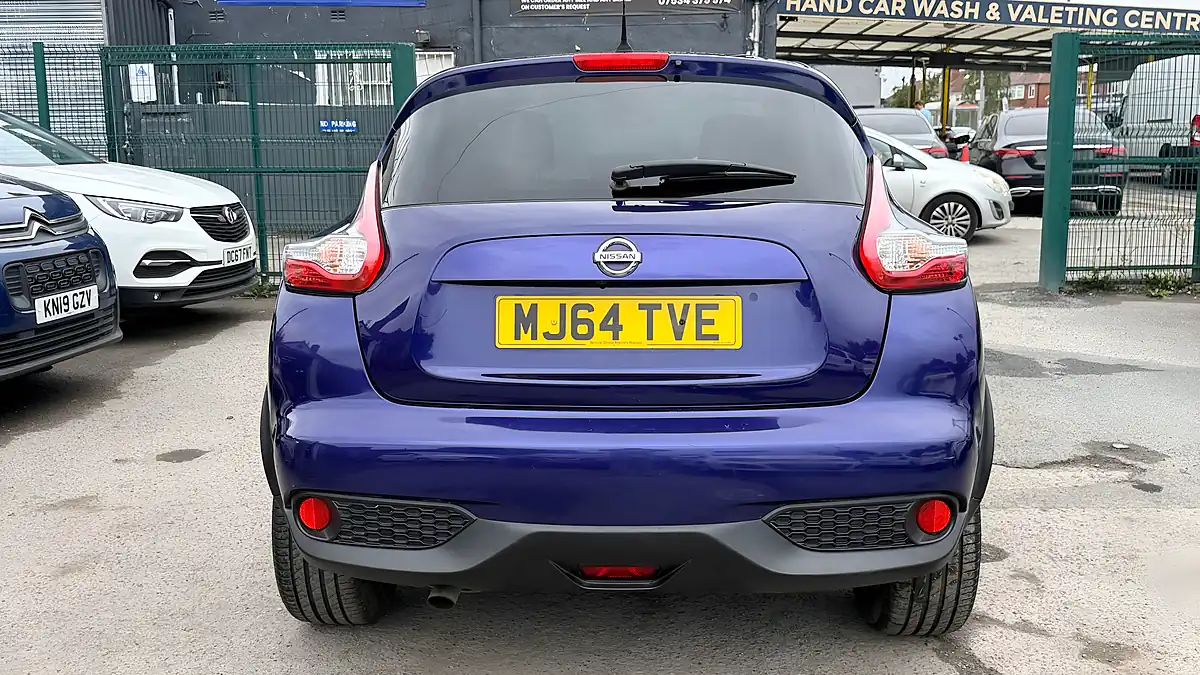Used 2014 Nissan Juke Tekna Blue - Interior and Exterior details 4