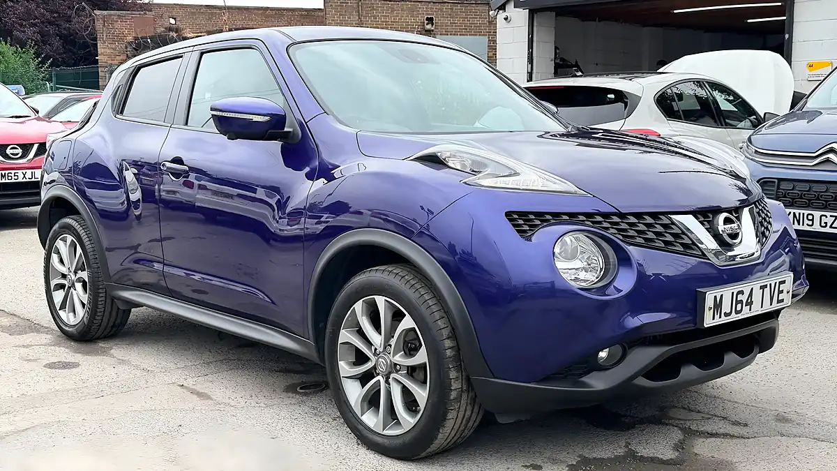 Used 2014 Nissan Juke Tekna Blue - Interior and Exterior details 9