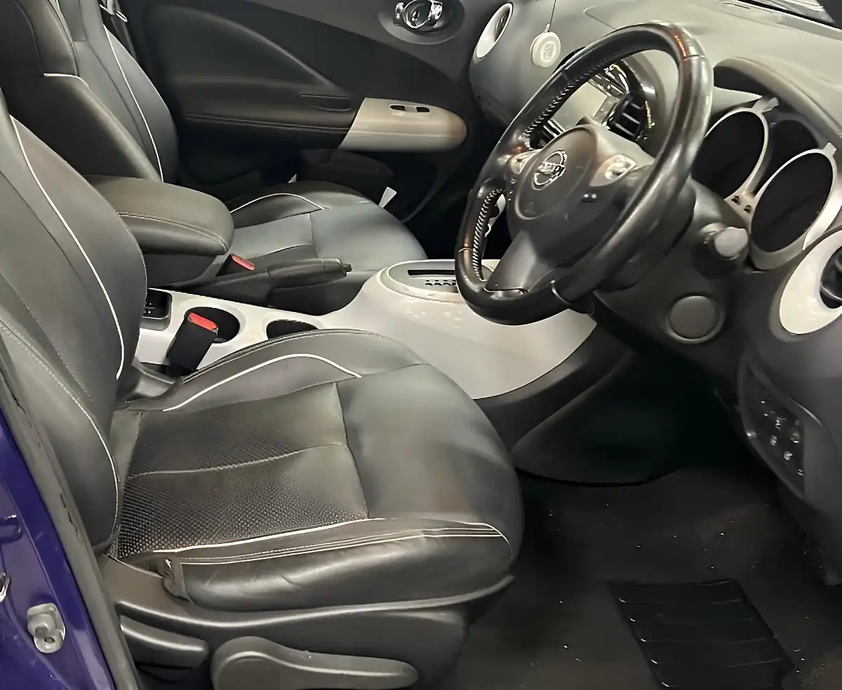 Used 2014 Nissan Juke Tekna Blue - Interior and Exterior details 10