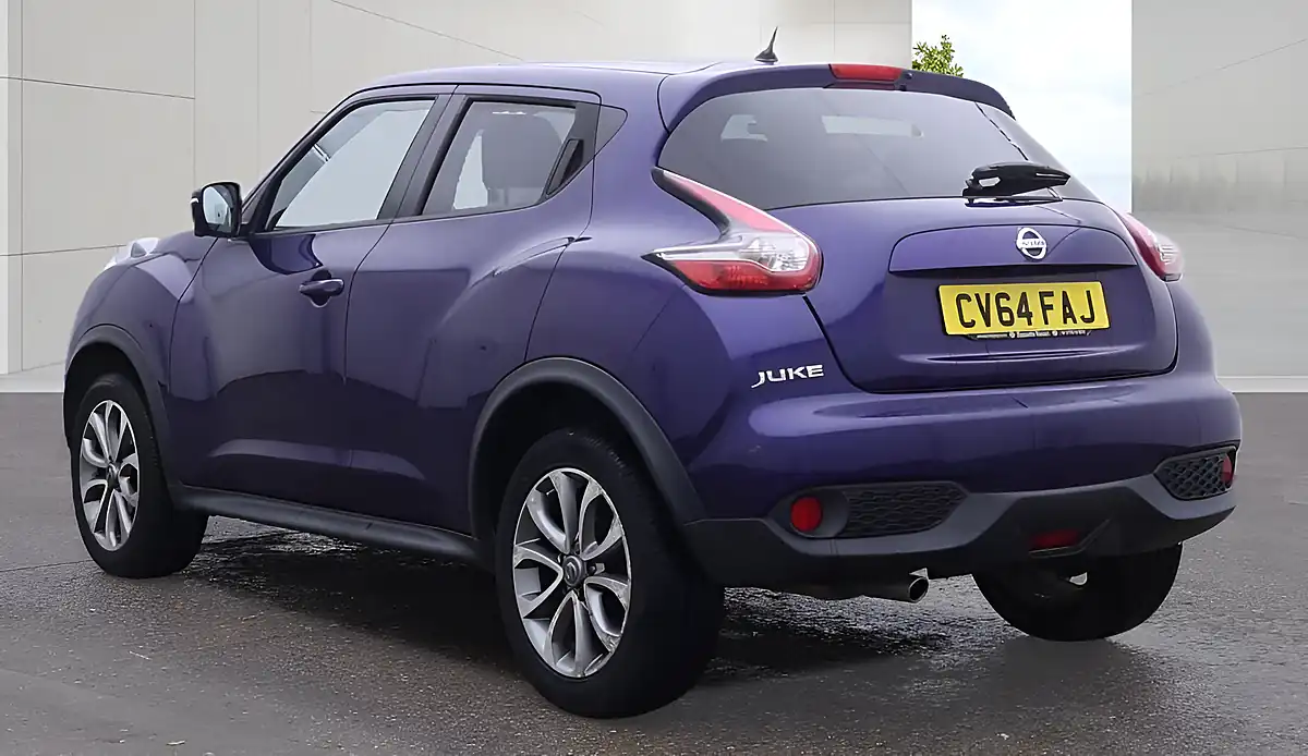 Used 2014 Nissan Juke Tekna Blue - Interior and Exterior details 3
