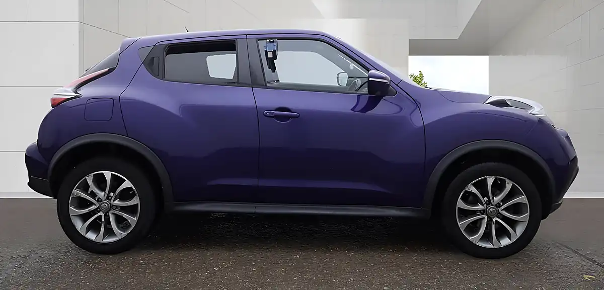 Used 2014 Nissan Juke Tekna Blue - Interior and Exterior details 5
