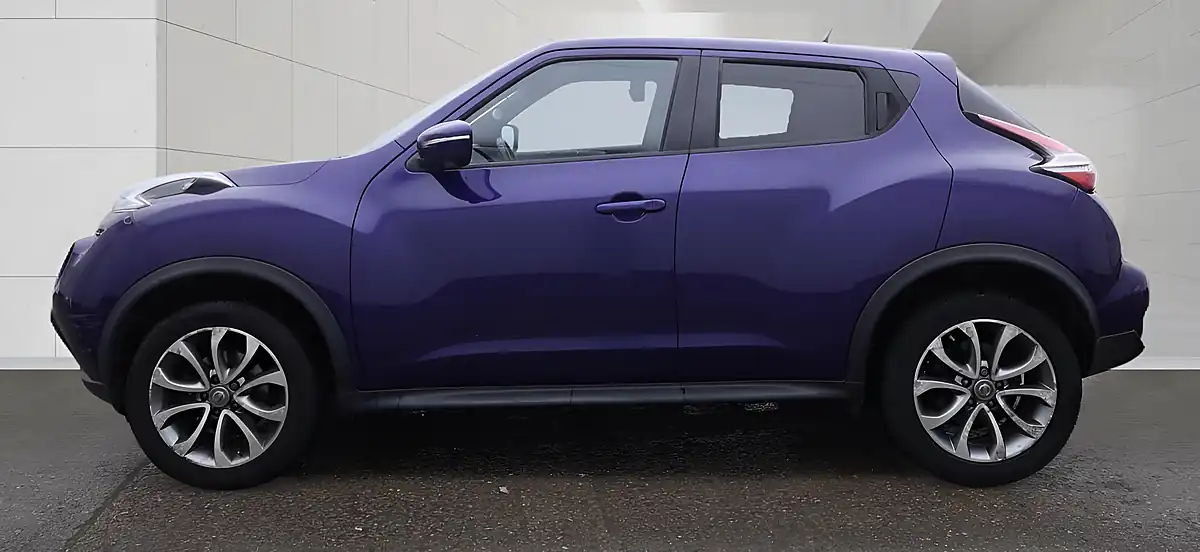 Used 2014 Nissan Juke Tekna Blue - Interior and Exterior details 6