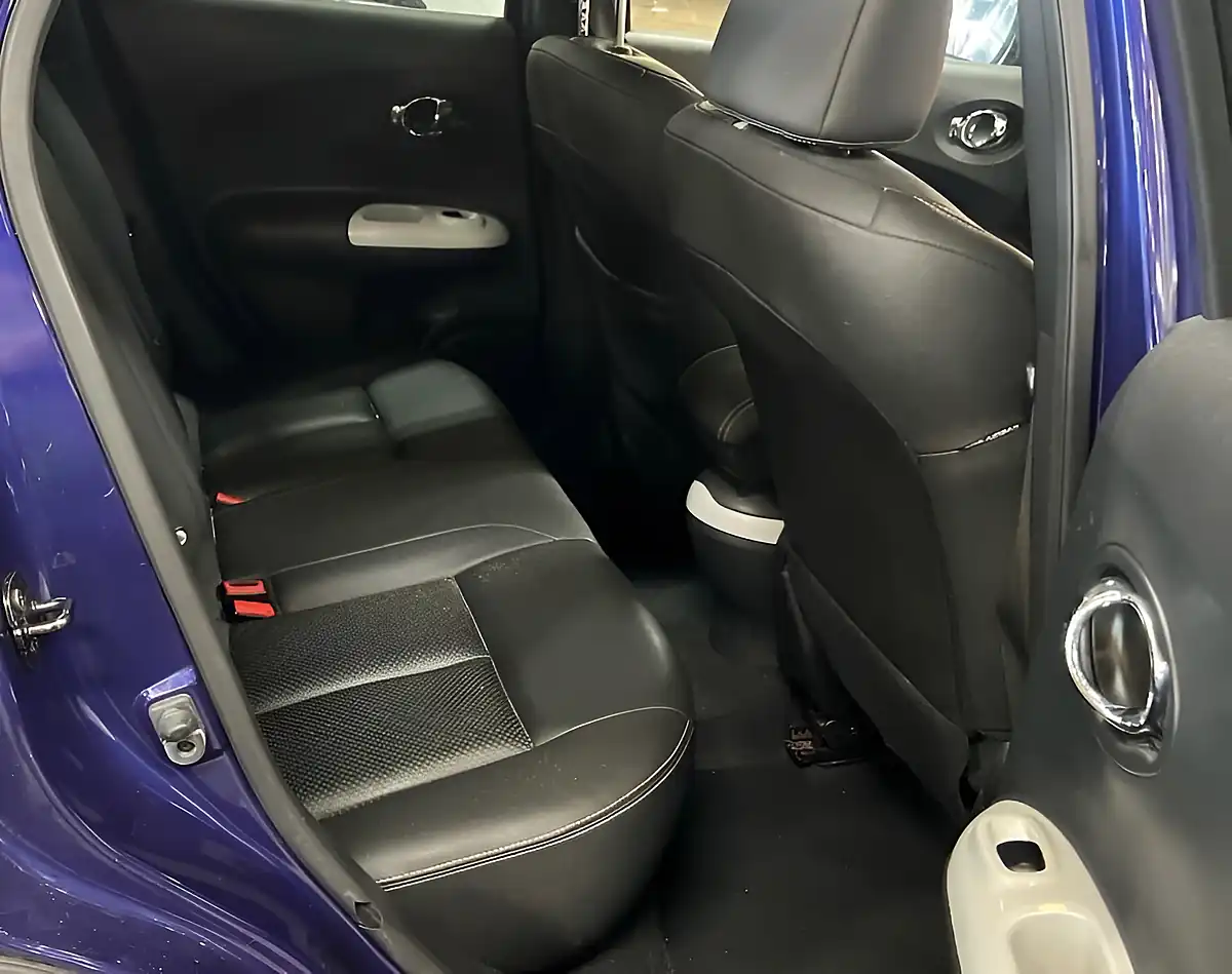Used 2014 Nissan Juke Tekna Blue - Interior and Exterior details 9