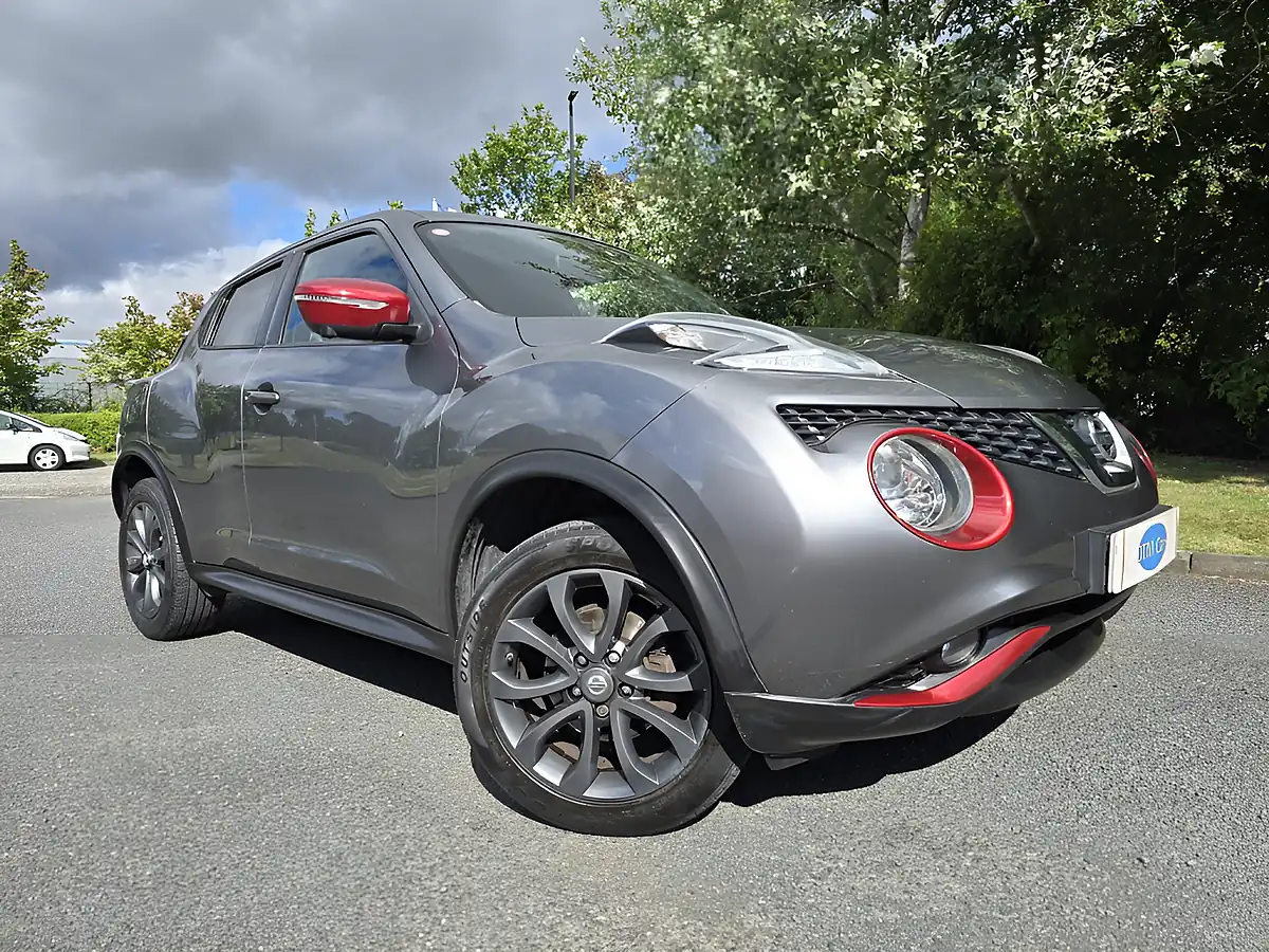 Used 2014 Nissan Juke Tekna Grey - Front View