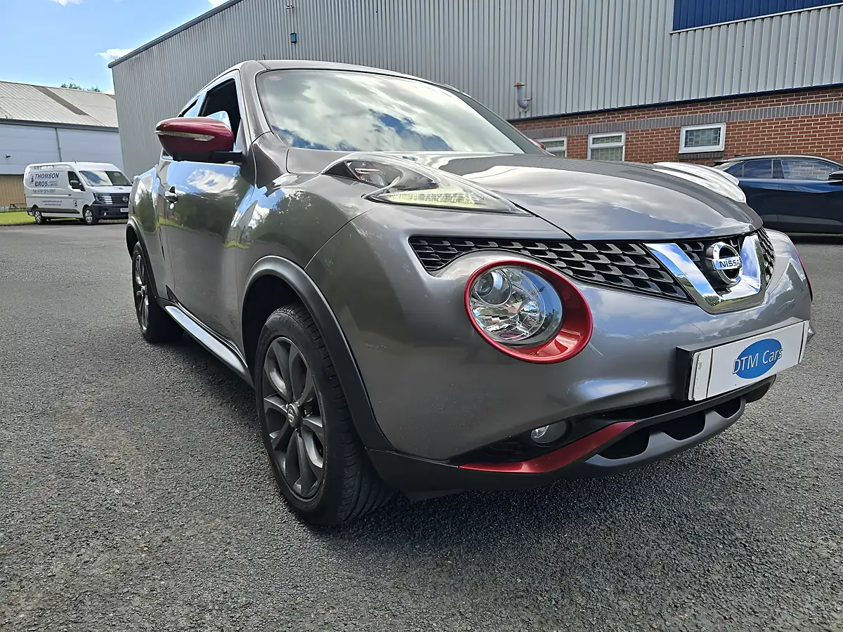 Used 2014 Nissan Juke Tekna Grey - Interior and Exterior details 17
