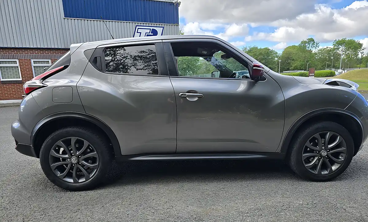 Used 2014 Nissan Juke Tekna Grey - Interior and Exterior details 6