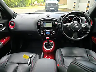 Used 2014 Nissan Juke Tekna Grey - Interior and Exterior details 9