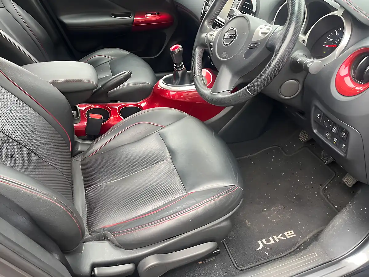 Used 2014 Nissan Juke Tekna Grey - Interior and Exterior details 5