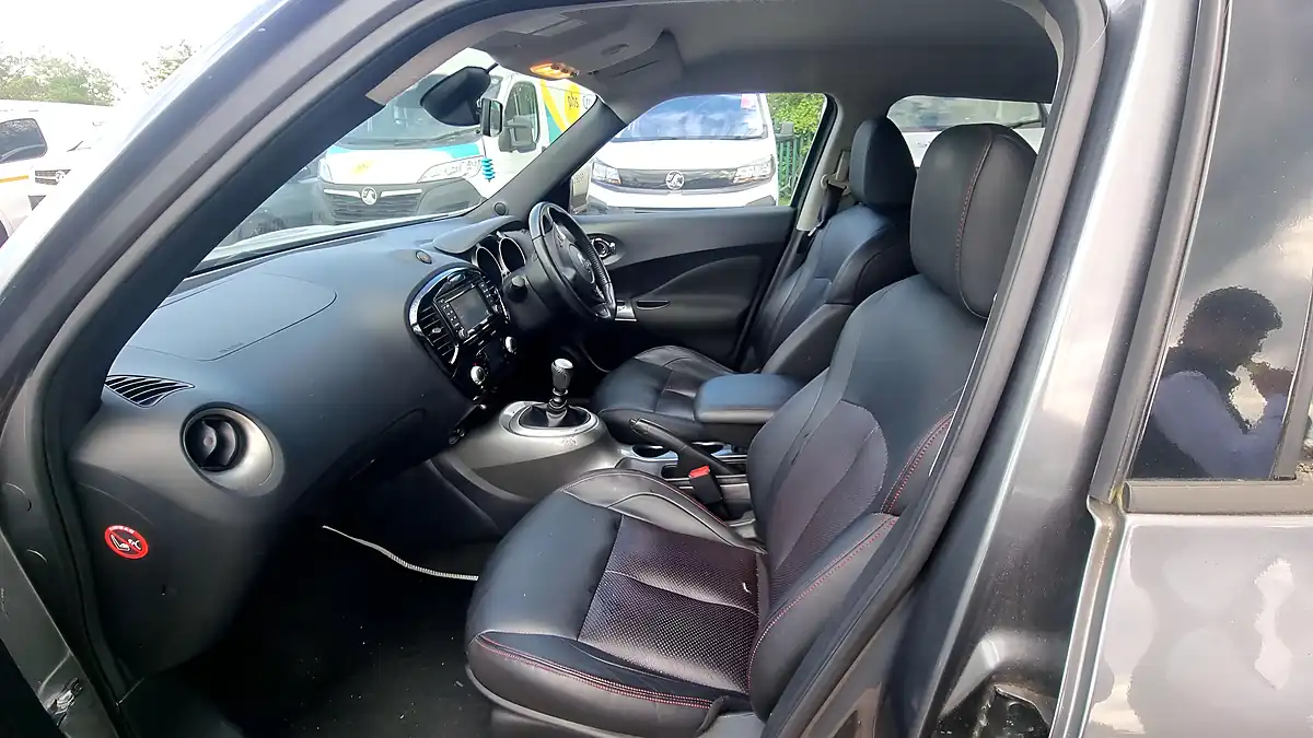 Used 2014 Nissan Juke Tekna Grey - Interior and Exterior details 5