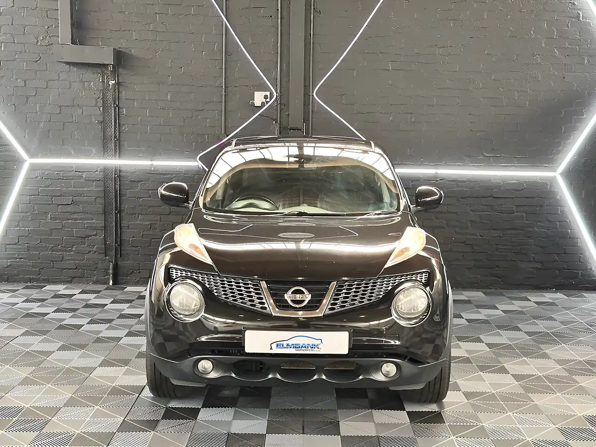 Used 2014 Nissan Juke Tekna Pearl Black - Interior and Exterior details 10
