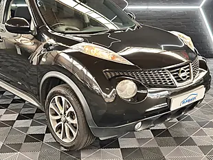Used 2014 Nissan Juke Tekna Pearl Black - Interior and Exterior details 11